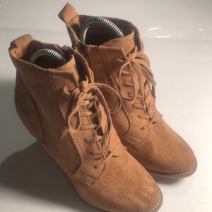 Woman’s fall boho chic lace up wedge shoes